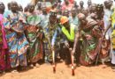 Le Président Traoré Adam Kolia lance les travaux de reprofilage et d’ouverture des voies de Koffi Akakro
